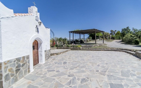 Own chapel and parking space